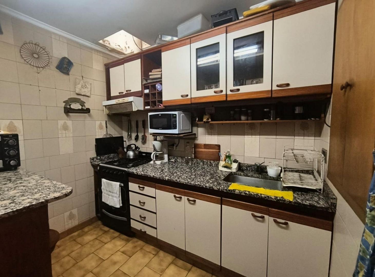Foto de VENTA CASA 4 AMB. + DEPTO 2 AMB. EN LINIERS, imagen 5