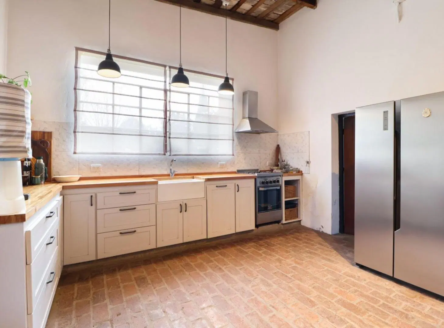 CASA 4 AMBIENTES REFACCIONADA CON PILETA PARQUE 3