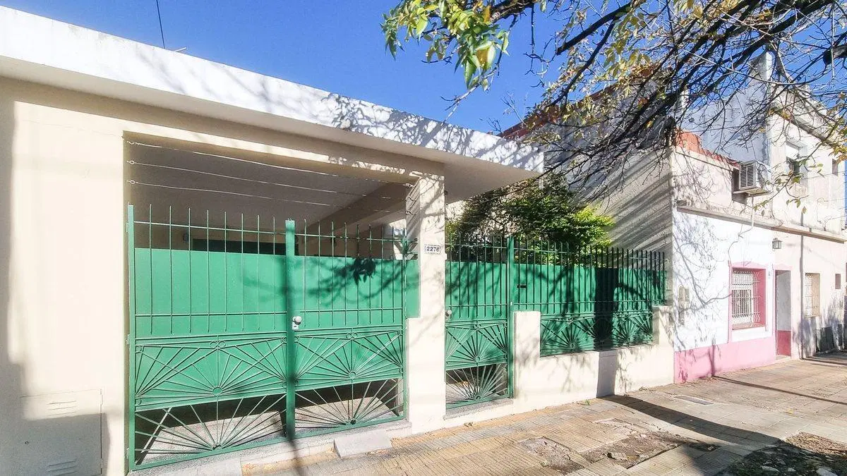 VENTA CASA 3 AMBIENTES CON PATIO - VILLA BALLESTER 2