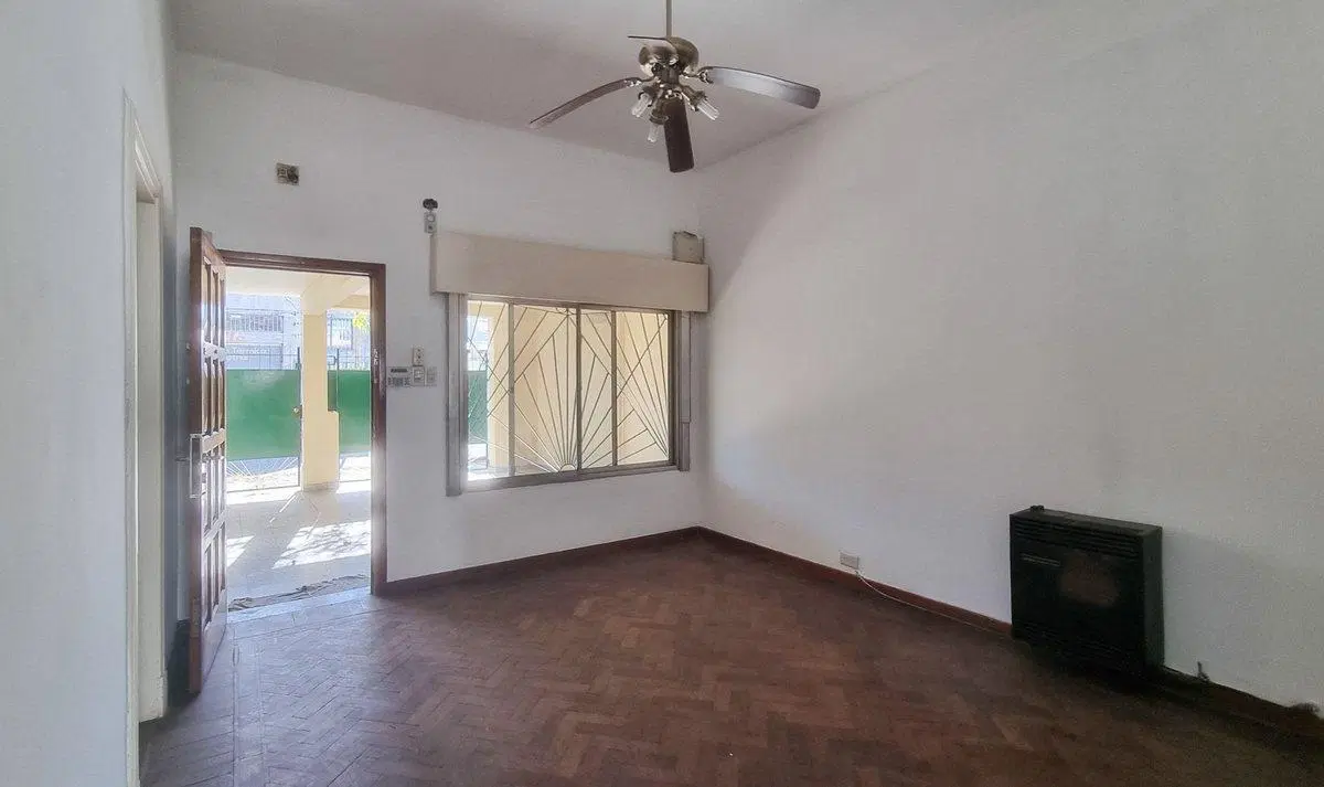 VENTA CASA 3 AMBIENTES CON PATIO - VILLA BALLESTER 8