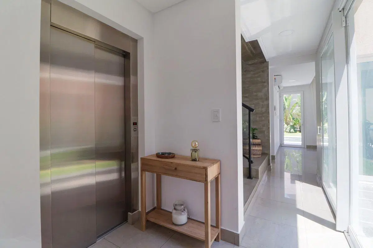 Venta Casa La Lucila vista al río piscina premium 8