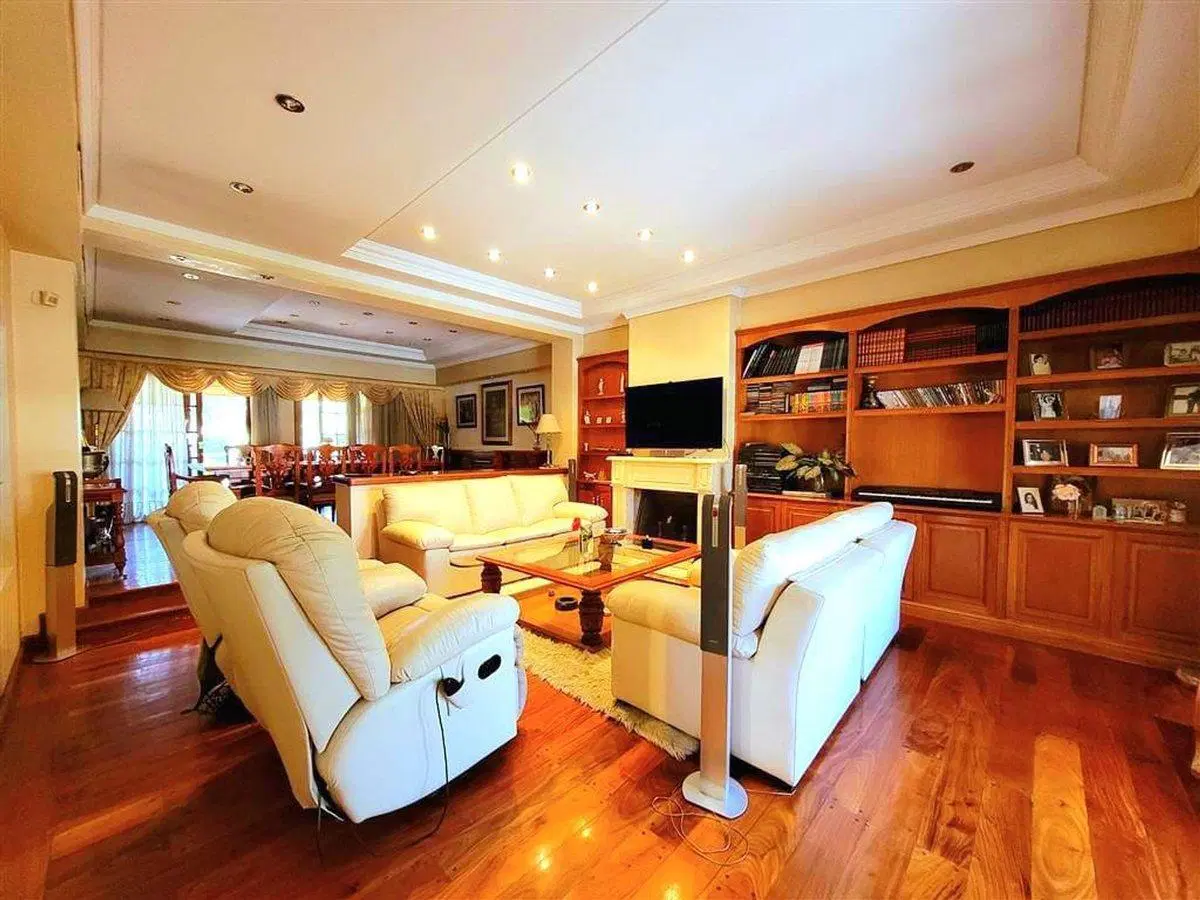 CASA CHALET 7 AMB Vicente López 8