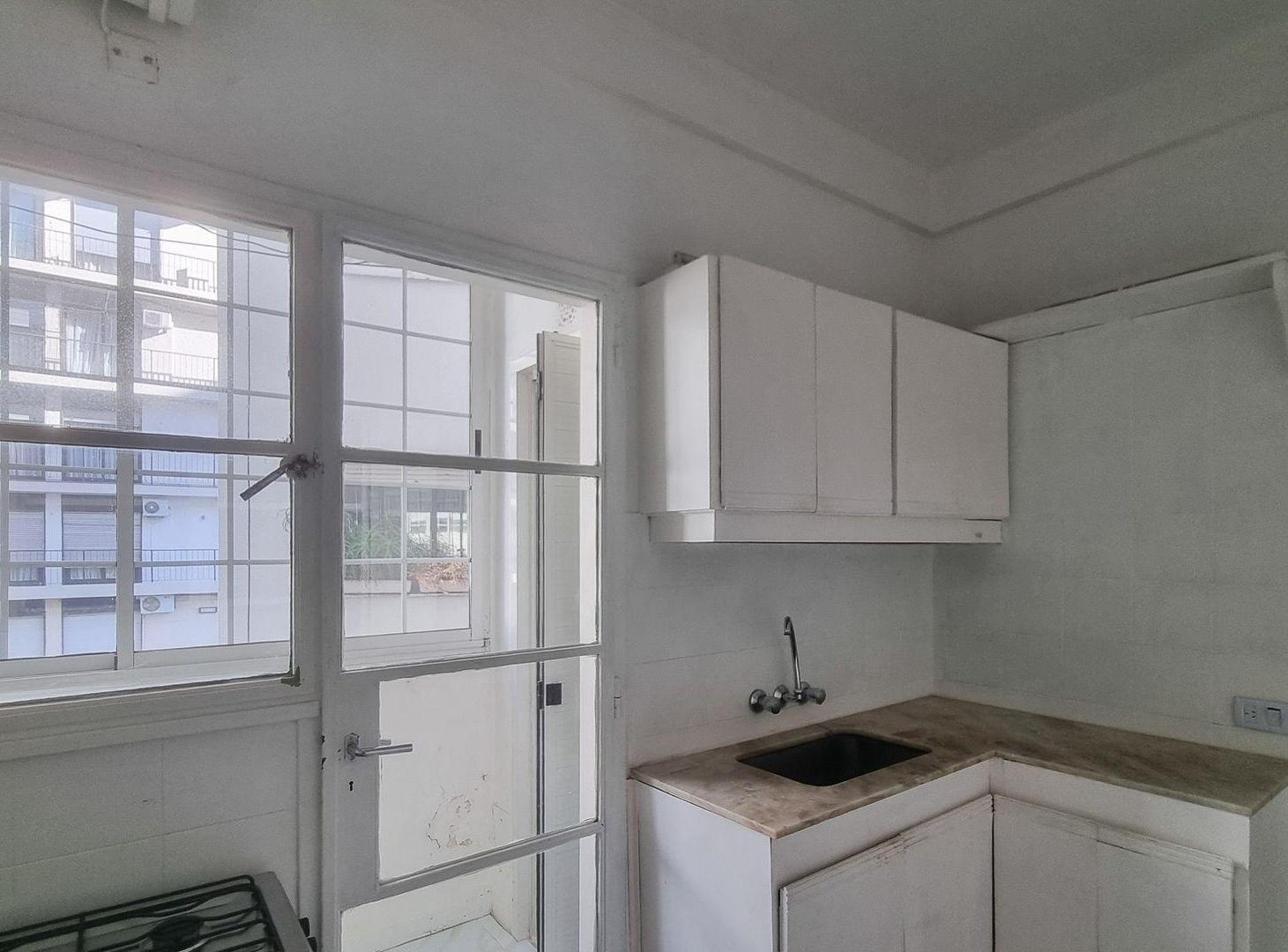 Foto de Venta depto. tres amb, con dependencia en Palermo, imagen 2