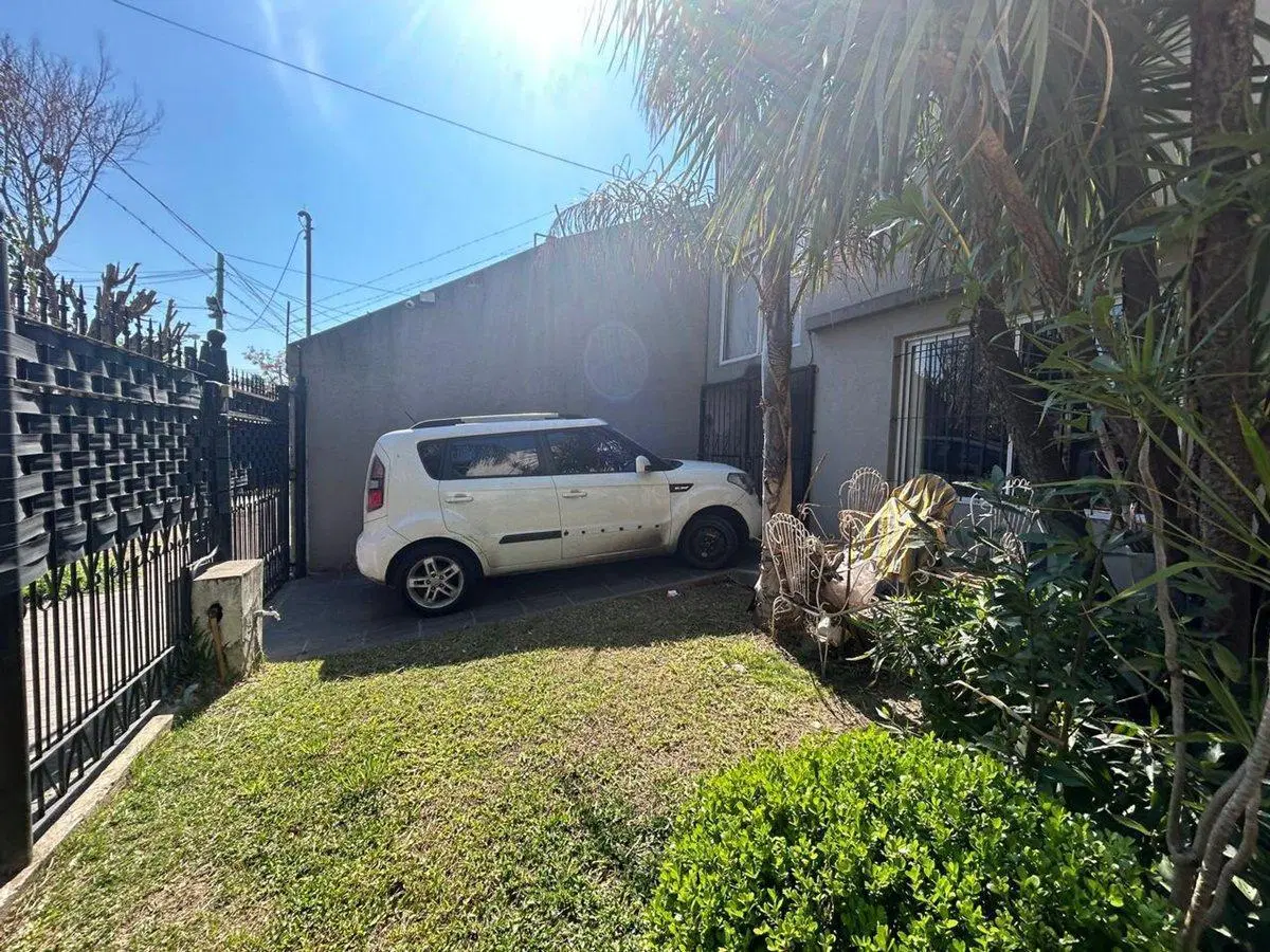 VENTA GRAN CASA  330 m2, lo mejor de José L.Suarez 3