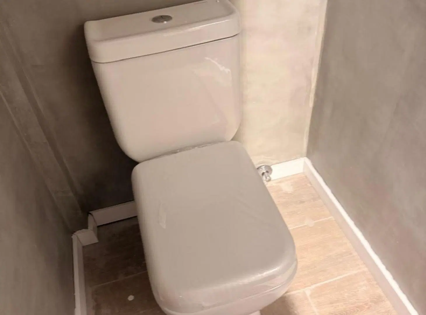 VENTA A ESTRENAR DUPLEX 4 AMB. JARDÍN, 2 TERRAZAS. 4