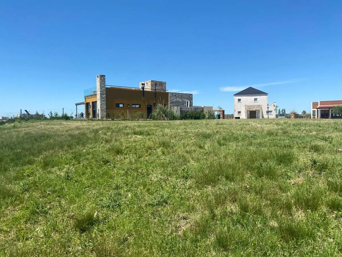 VENTA LOTE A LA LAGUNA EN BARRIO SAN SEBASTIÁN 5