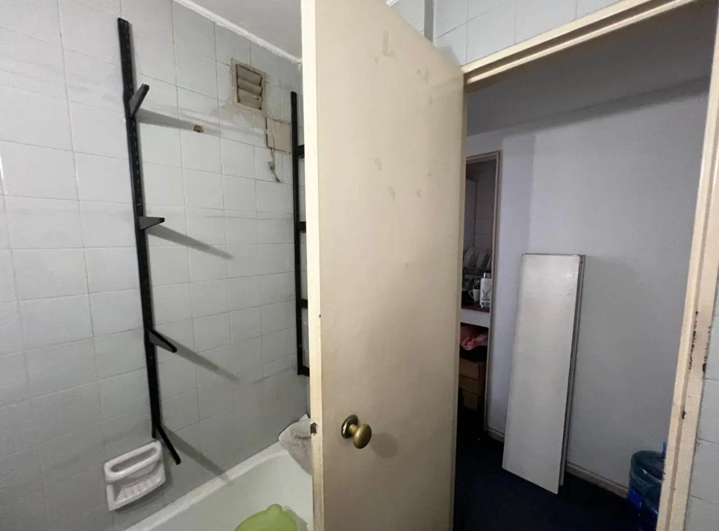 VENTA OFICINA AV BELGRANO BAÑO PROPIO SEGURIDAD 24 4