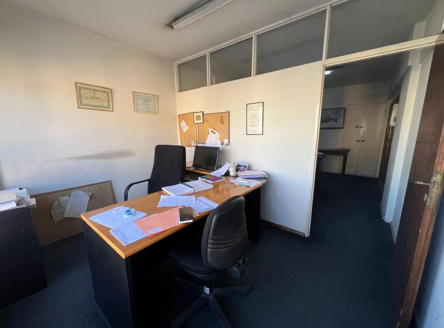 VENTA OFICINA AV BELGRANO BAÑO PROPIO SEGURIDAD 24 3