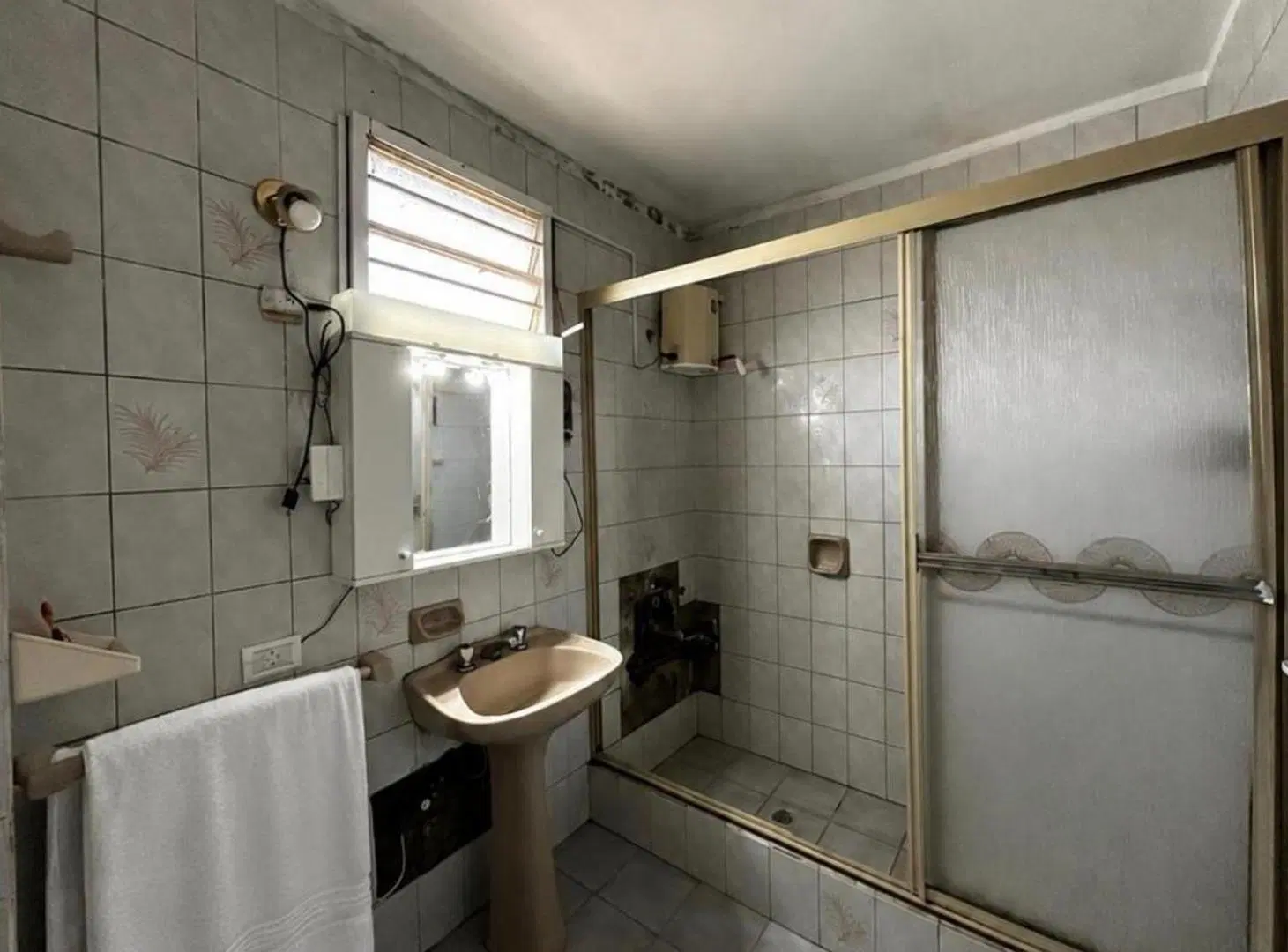 VENTA TALLER MECÁNICO /GALPÓN CON CASA DE 4 AMB 5