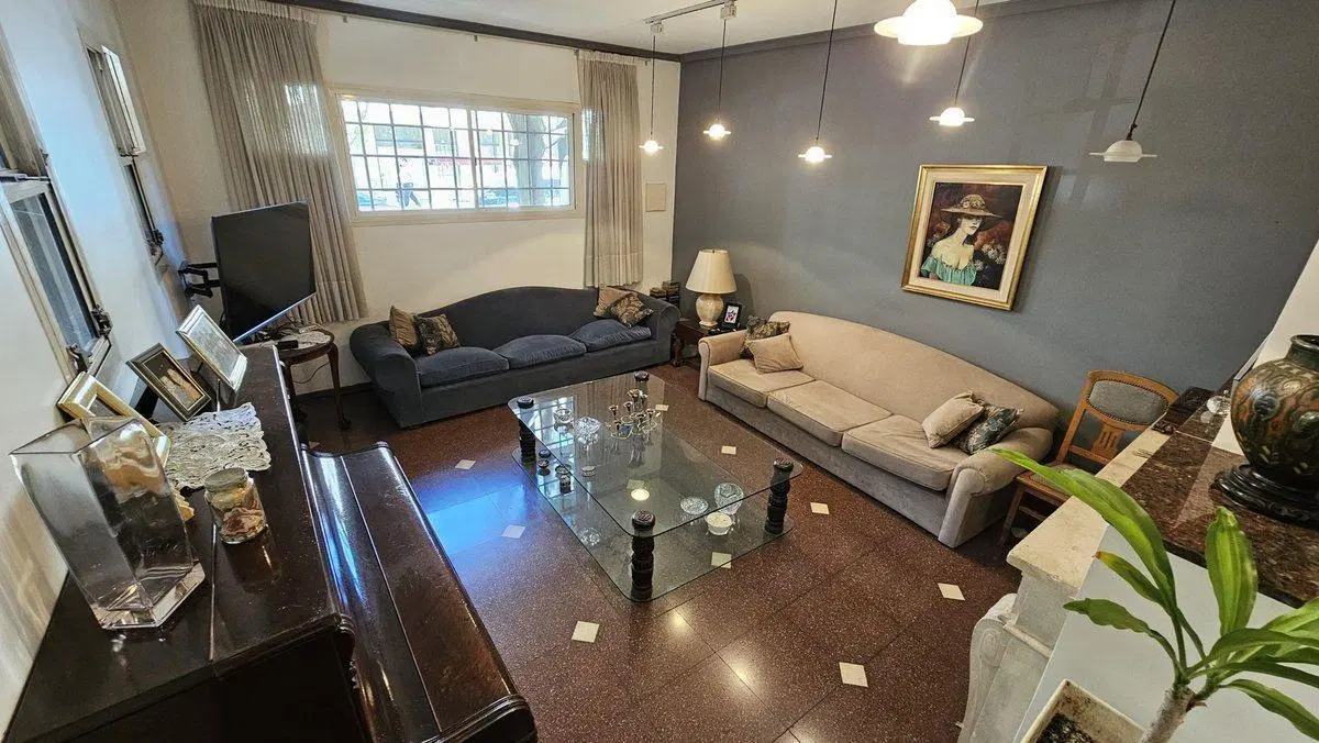 Casa en Venta 5 Ambientes con terraza Coghlan 2