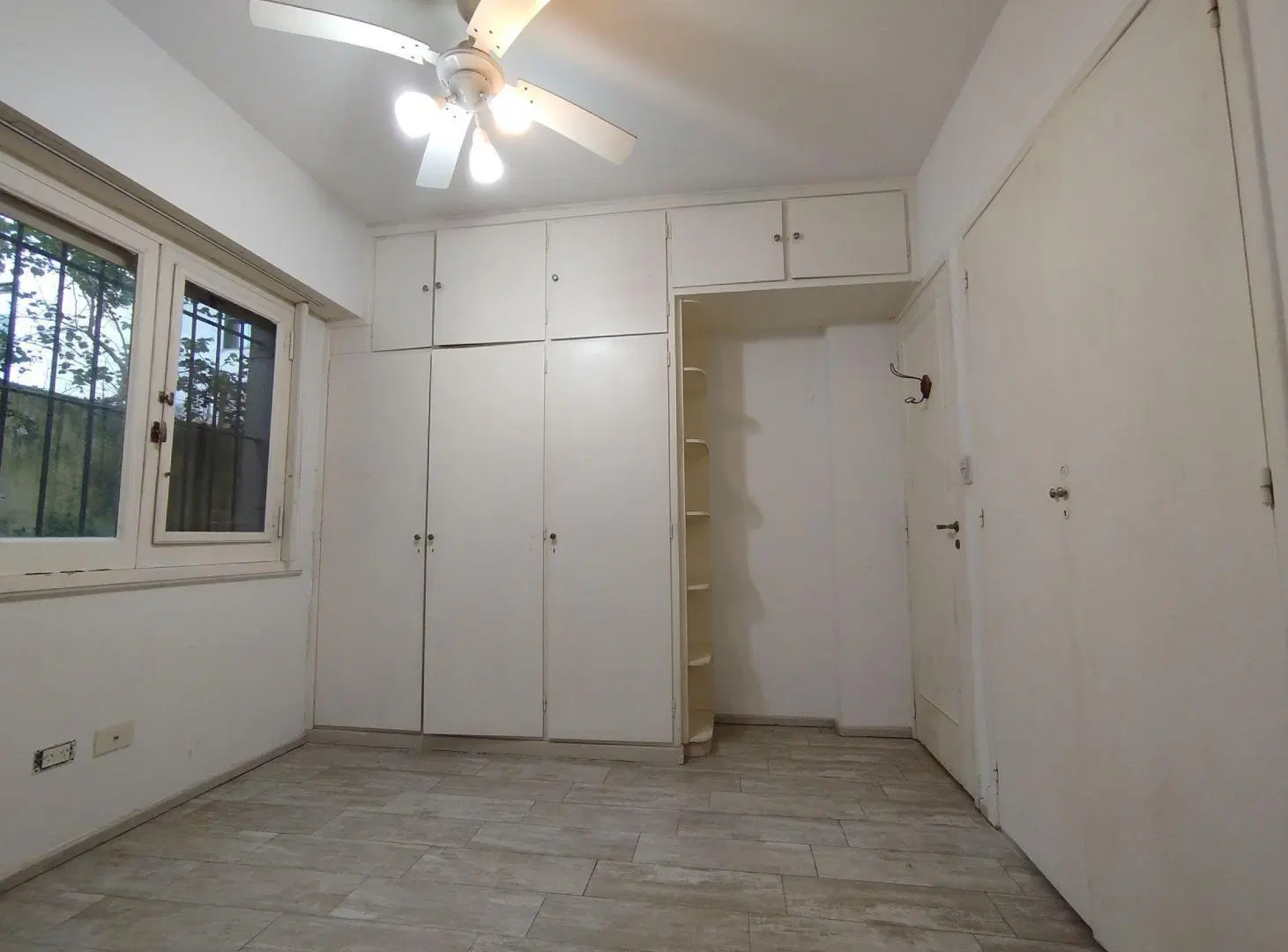 VENDE DTO 3AMB S. ISIDRO CENTRO PB PATIOS PERMUTA 3
