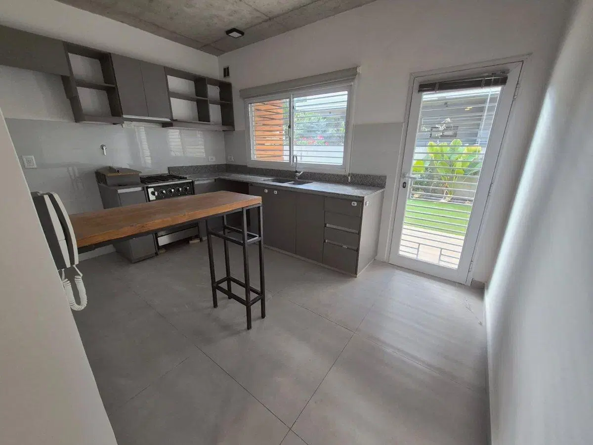 VENTA DUPLEX 3 AMBIENTES  PARQUE LELOIR ITUZAINGO 2