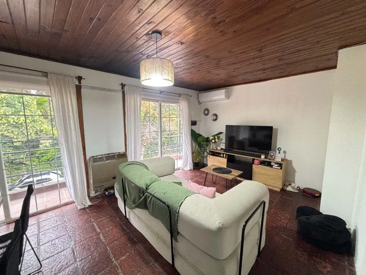VENTA CASA TIPO MULTIFAMILIAR MASCHWITZ COCHERA 2