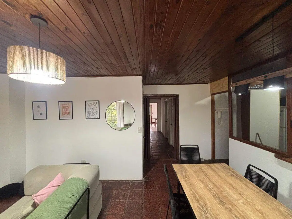 VENTA CASA TIPO MULTIFAMILIAR MASCHWITZ COCHERA 5