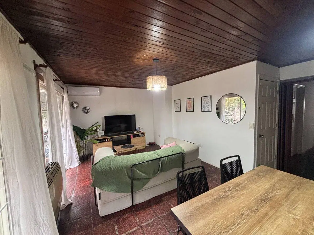 VENTA CASA TIPO MULTIFAMILIAR MASCHWITZ COCHERA 3