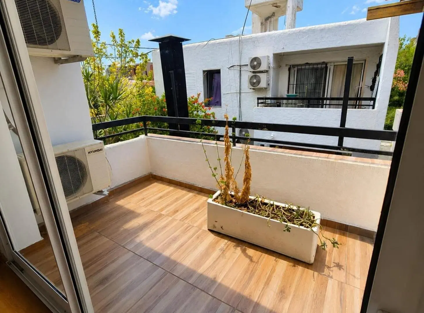 VENTA DEPARTAMENTO 4 AMB, MORON C/BALCON Y COCHERA 3