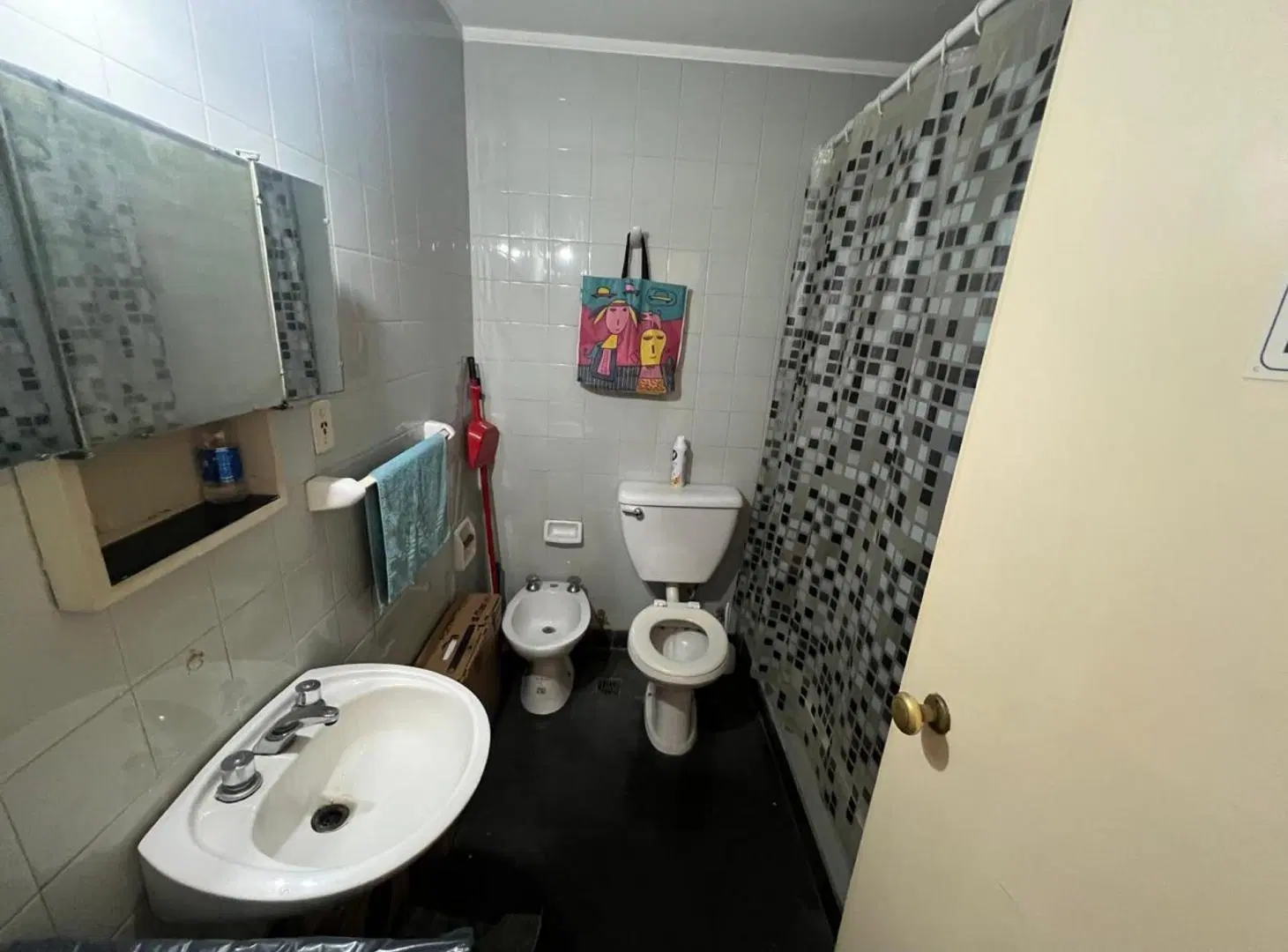 VENTA OFICINA AV BELGRANO BAÑO PROPIO SEGURIDAD 24 8