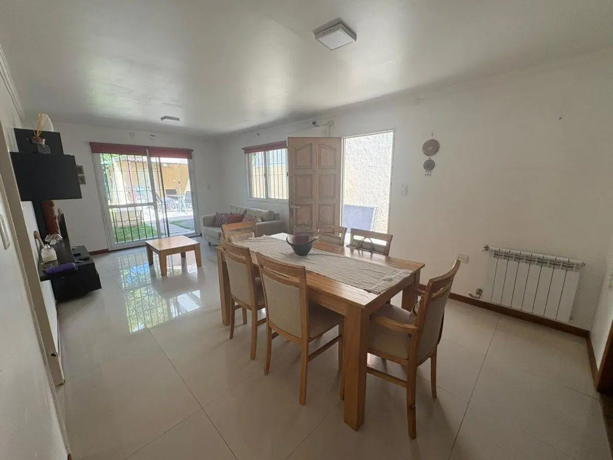 VENTA CASA ESCOBAR,APTOCREDITO,4AMB/COCHERA/PILETA 5