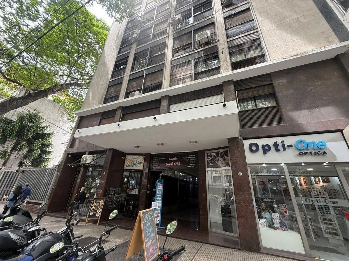 Local  comercial en Lavalle y Callao + FINANCIA! 4