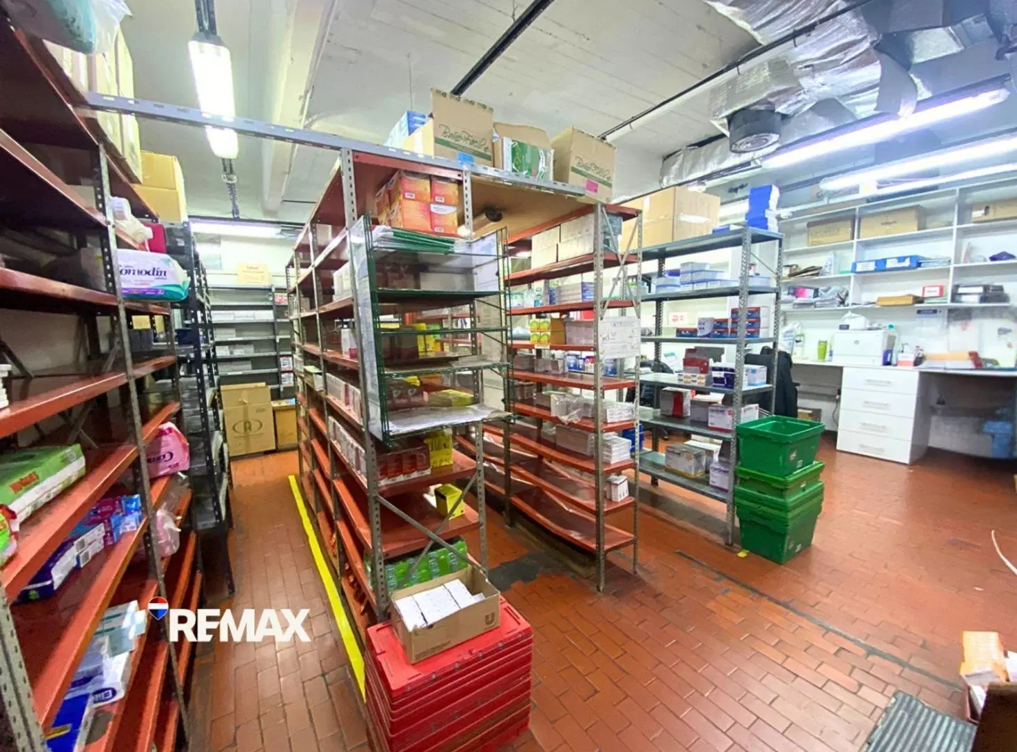 Local en Venta Esquina frente Plaza San Martín 3