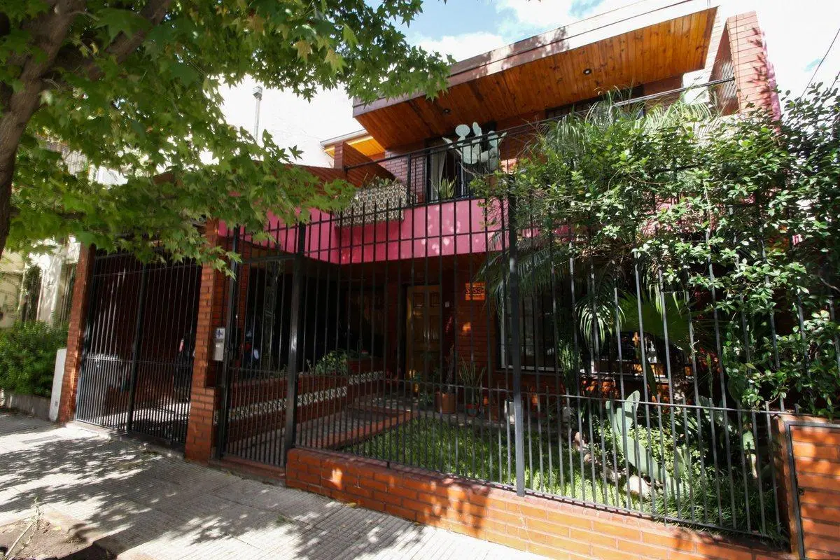 CASA 6 AMB. JARDÍN PILETA GARAGE VILLA del PARQUE! 4