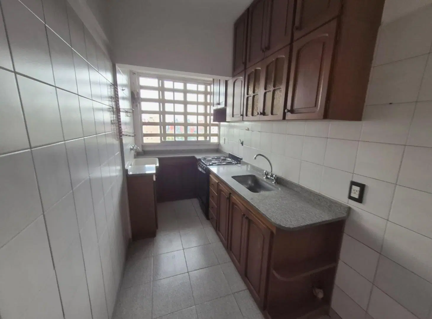 VENTA 3 AMBIENTES CON COCHERA - VILLA CELINA 4