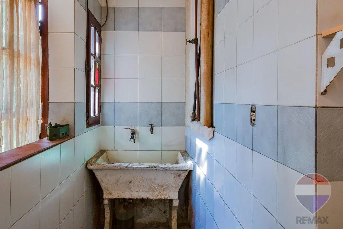 CASA VENTA 4 DORM + DEP+BAÑO+JARDIN+PATIO REFACC 5