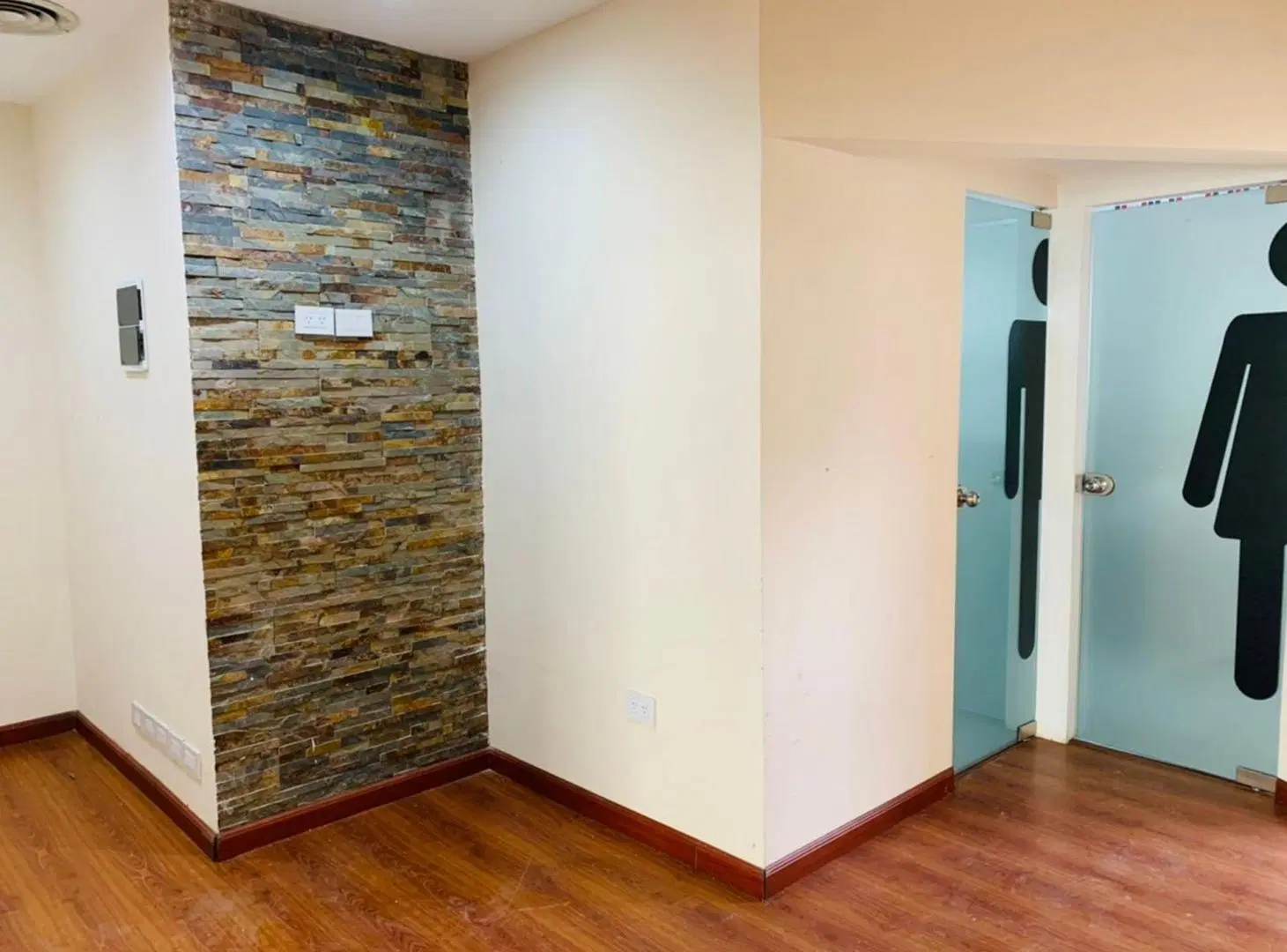 VENTA OFICINA 120 M2 FRENTE DEPTO MICROCENTRO 2