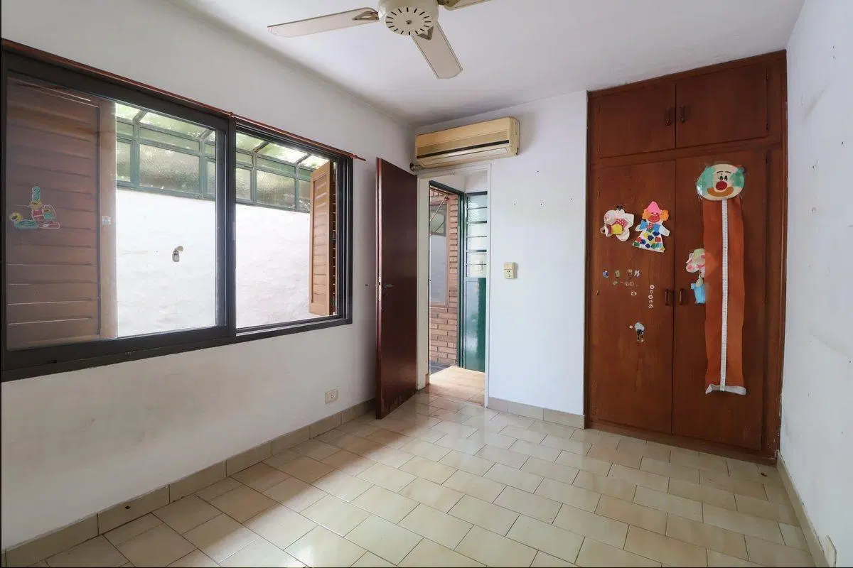 Venta casa 3 amb c/ cochera Castelar 2