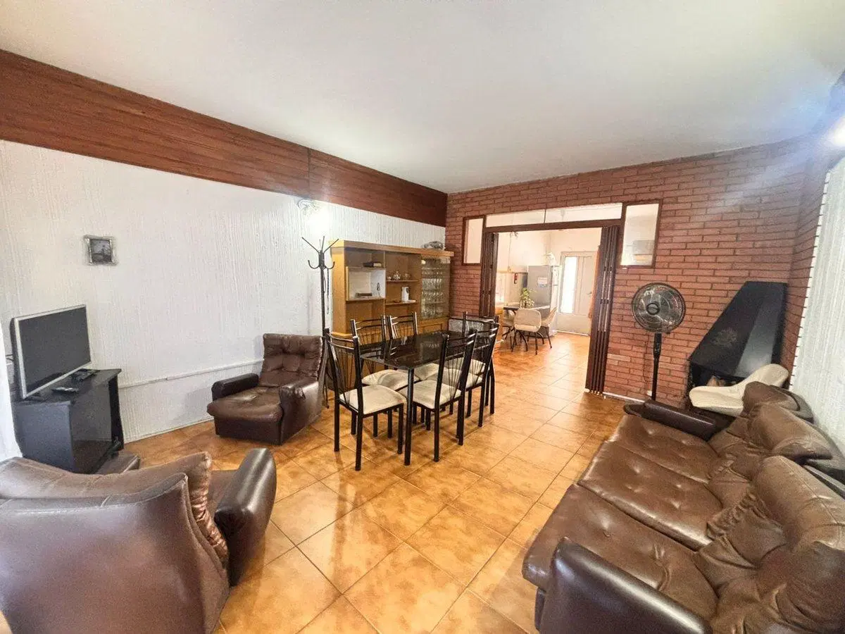 VENTA CASA + DUPLEX DE 3 AMBIENTES C/U CON PATIO 5