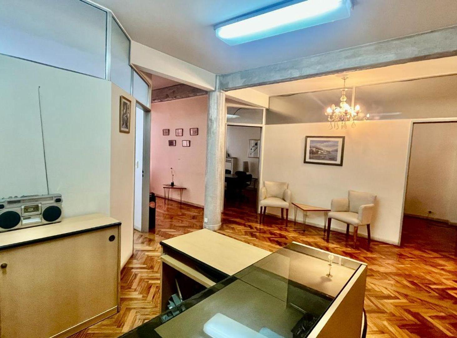 Foto de Venta Oficina-Consultorio-Instituto-95 m2- Centro, imagen 1