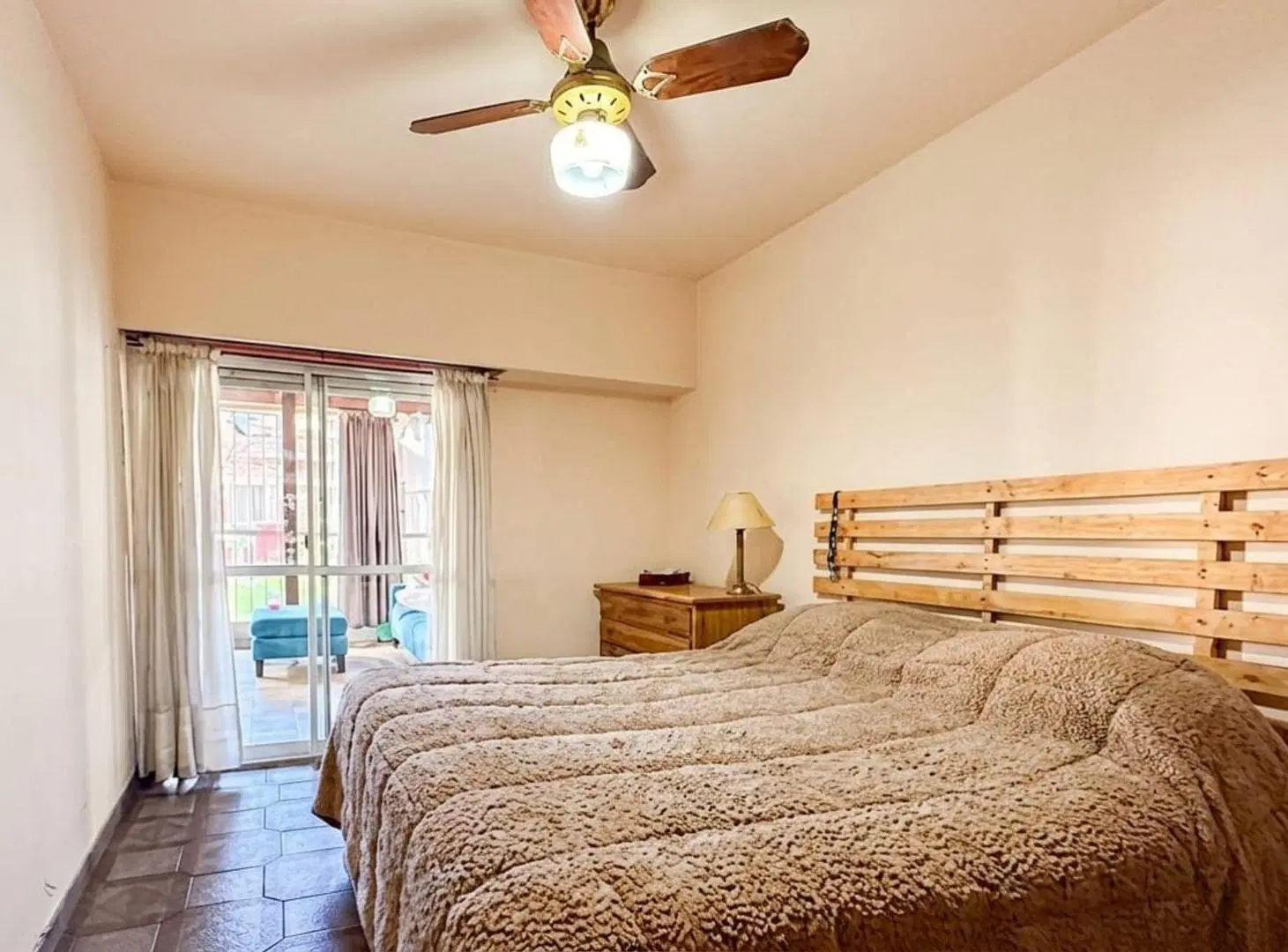 VENDE CASA 5 AMB/A. CREDITO/PERMUTA/MULTIFAMILIA 5