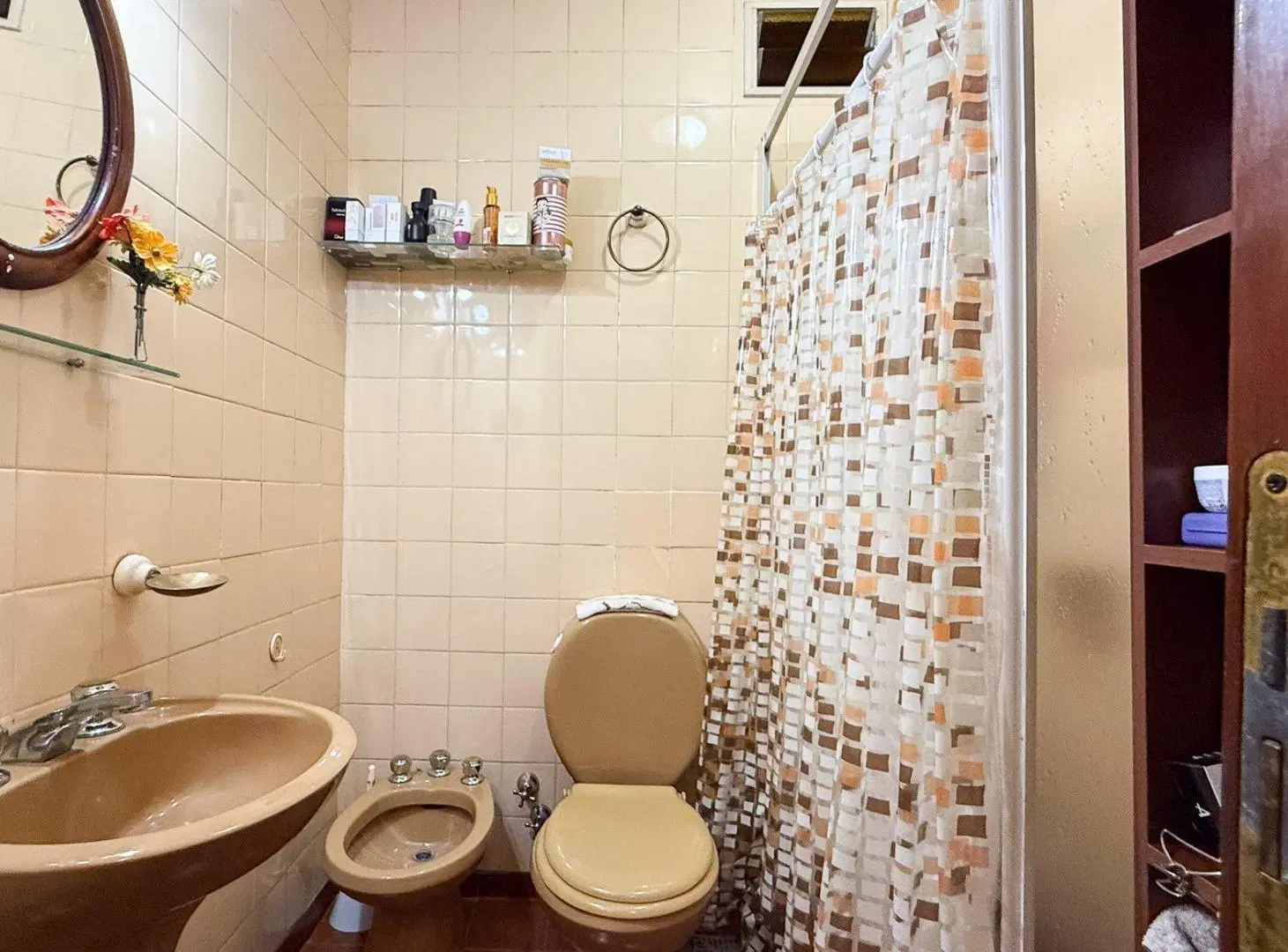 VENDE CASA 5 AMB/A. CREDITO/PERMUTA/MULTIFAMILIA 3