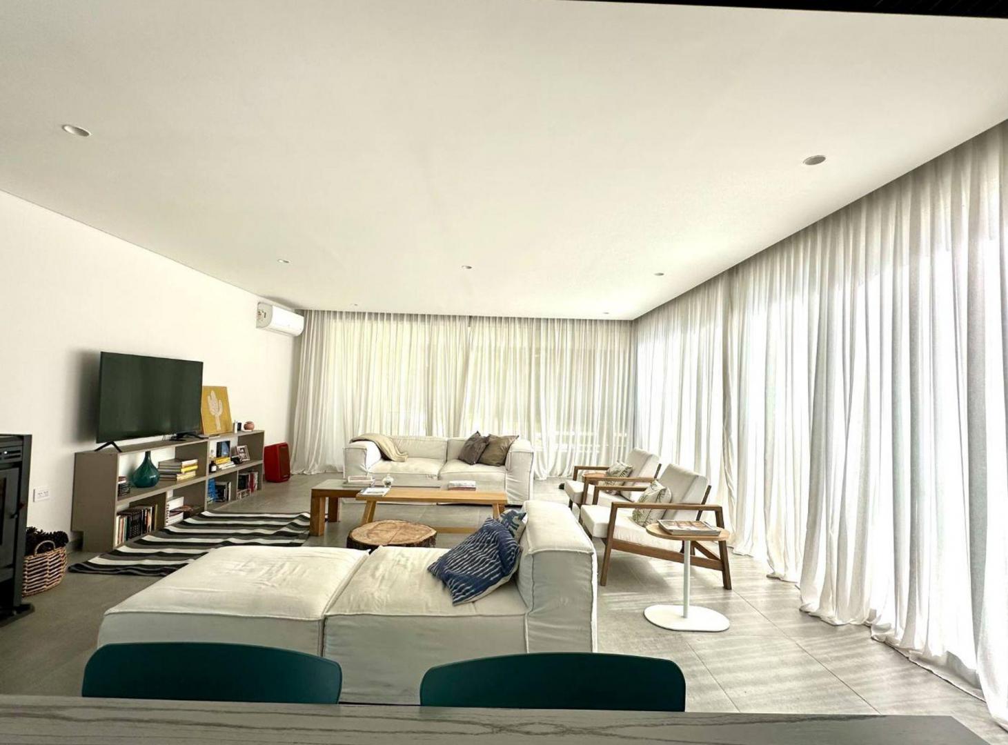 Foto de Exclusiva casa de diseño en venta | La Peregrina, imagen 2