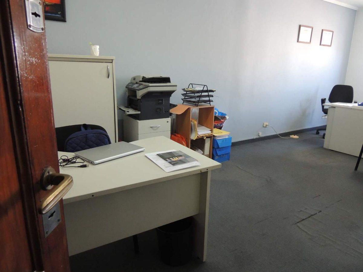 Foto de EN VENTA.OFICINA AL FRENTE.SUPER AMPLIA.MONTSERRAT, imagen 4