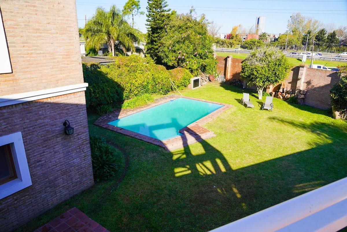 Foto de VENTA CASA 6 AMBIENTES BARRIO CAMINO REAL BOULOGNE, imagen 2