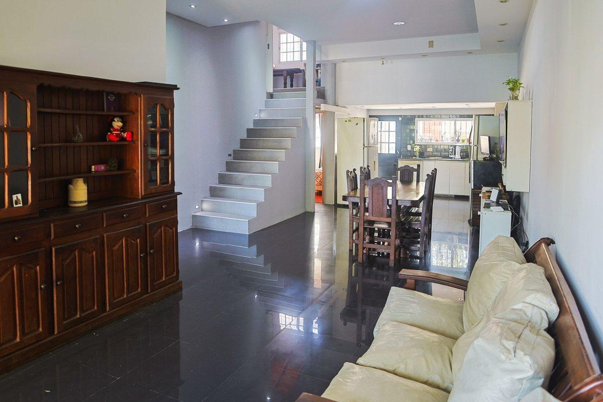 Foto de VENTA GRAN CASA 330 m2, lo mejor de José L.Suarez, imagen 3