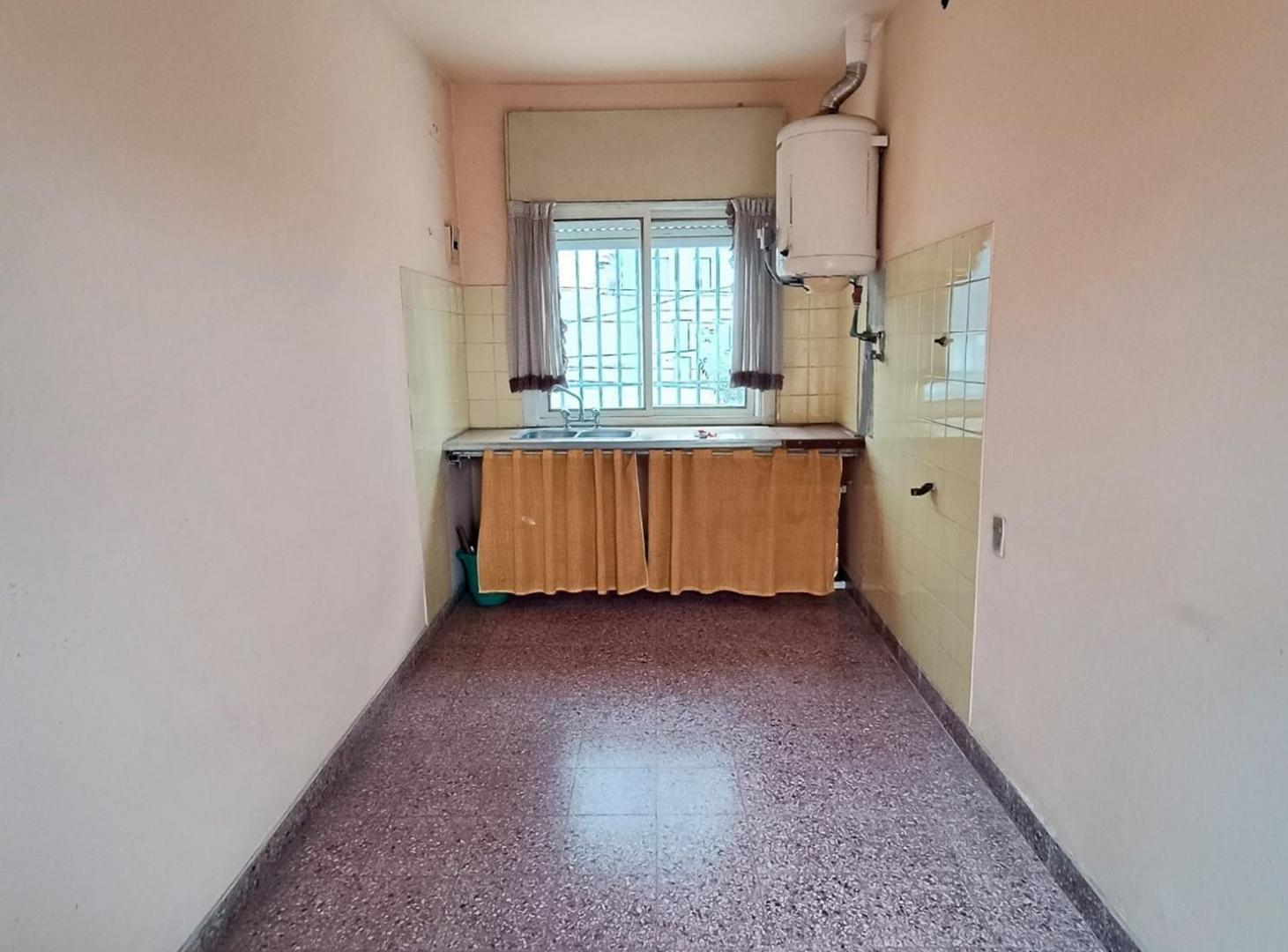 Foto de Casa con local cochera y Dpto independiente PA, imagen 1