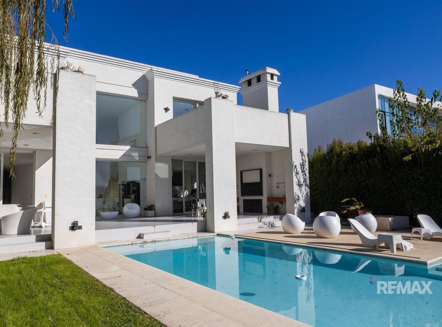 Foto de Casa en Venta 7 Ambientes en Barrio Golf Nordelta, imagen 1