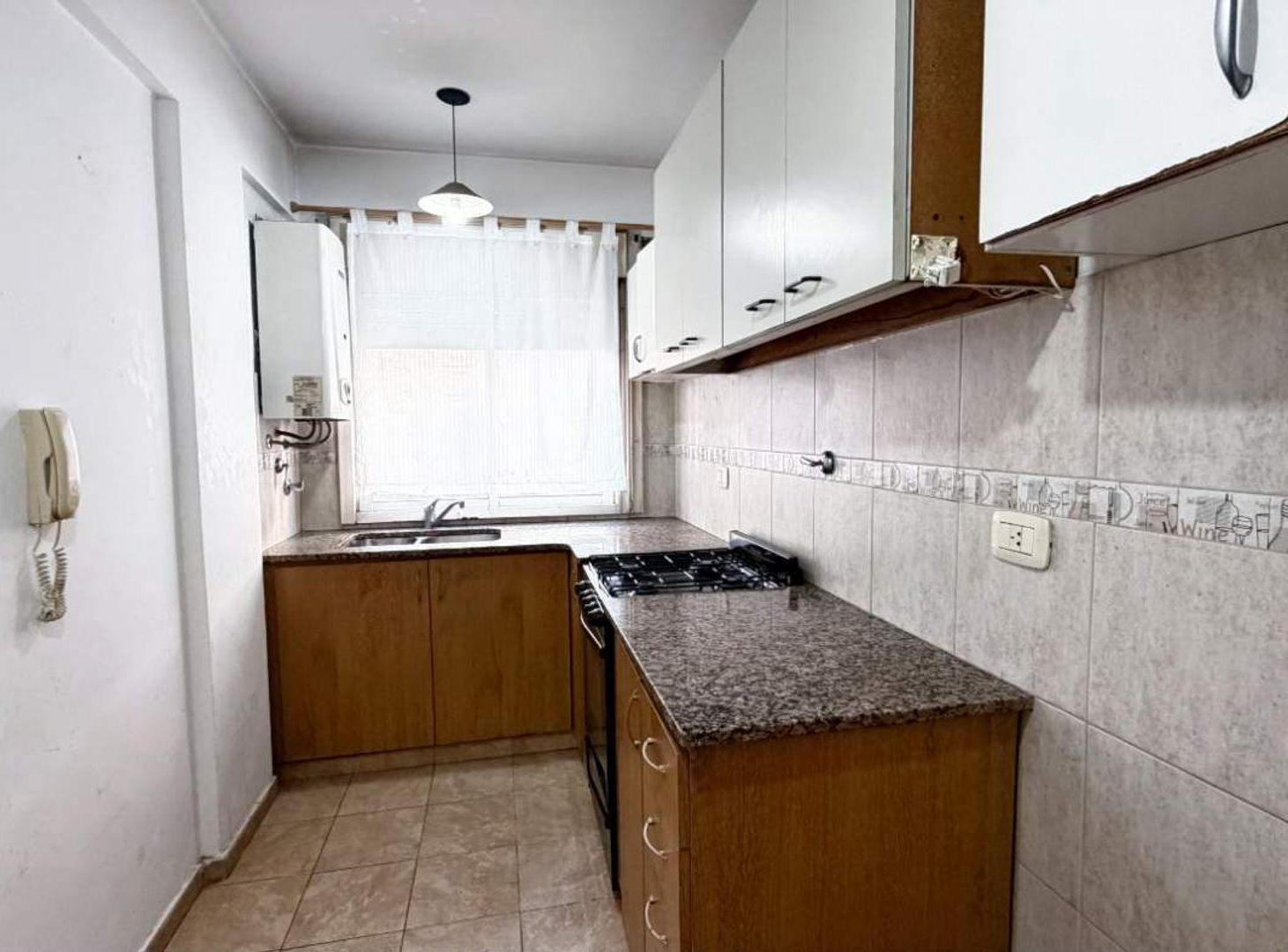 Foto de VENTA DEPTO 2 AMB. CON BALCÓN. BALLESTER centro, imagen 5