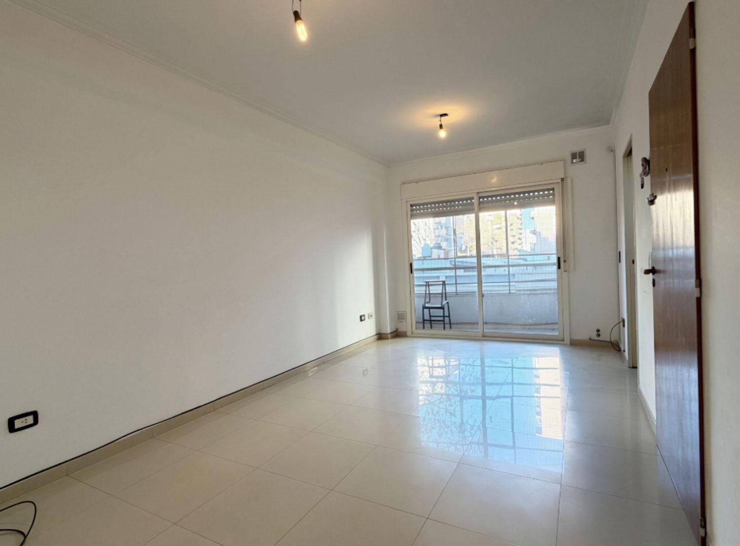 Foto de VENTA DEPTO 2 AMB. CON BALCÓN. BALLESTER centro, imagen 1