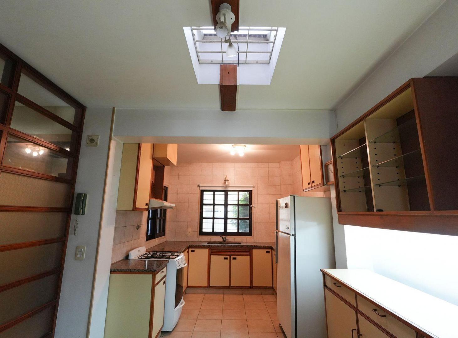 Foto de VENTA CASA 5 AMB. CON PARQUE Y COCHERAS CABALLITO, imagen 5