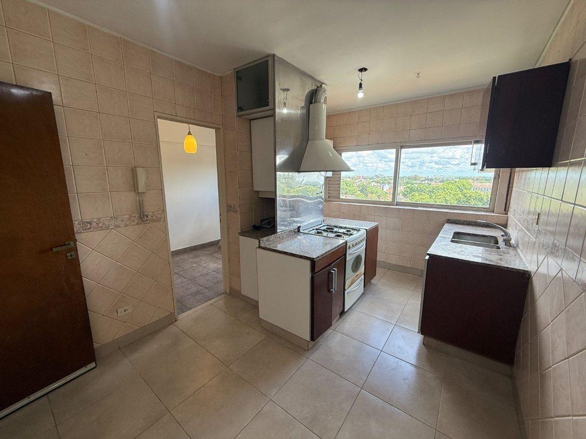 Foto de VENTA 4amb. + dep. Vista cochera baulera y Pileta, imagen 4