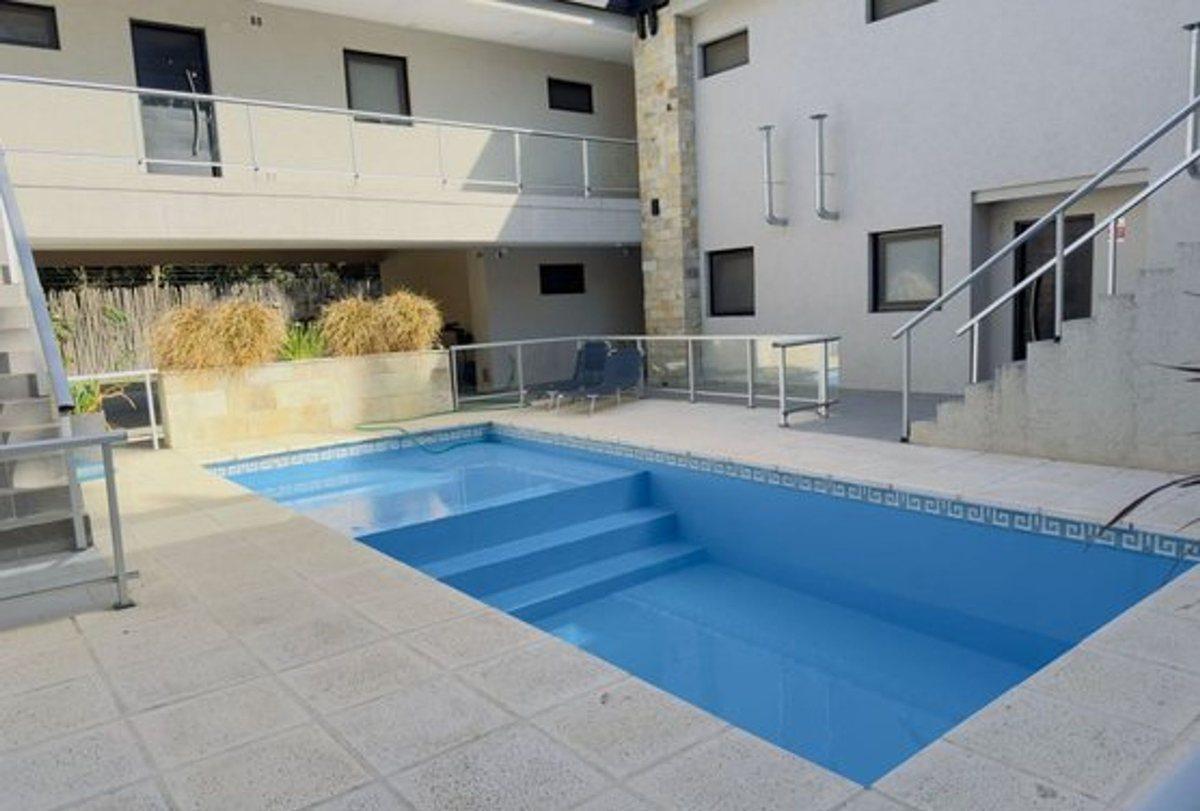 Foto de VENTA 2 AMB DUPLEX NUEVO JARDIN COCHERA PILAR, imagen 2