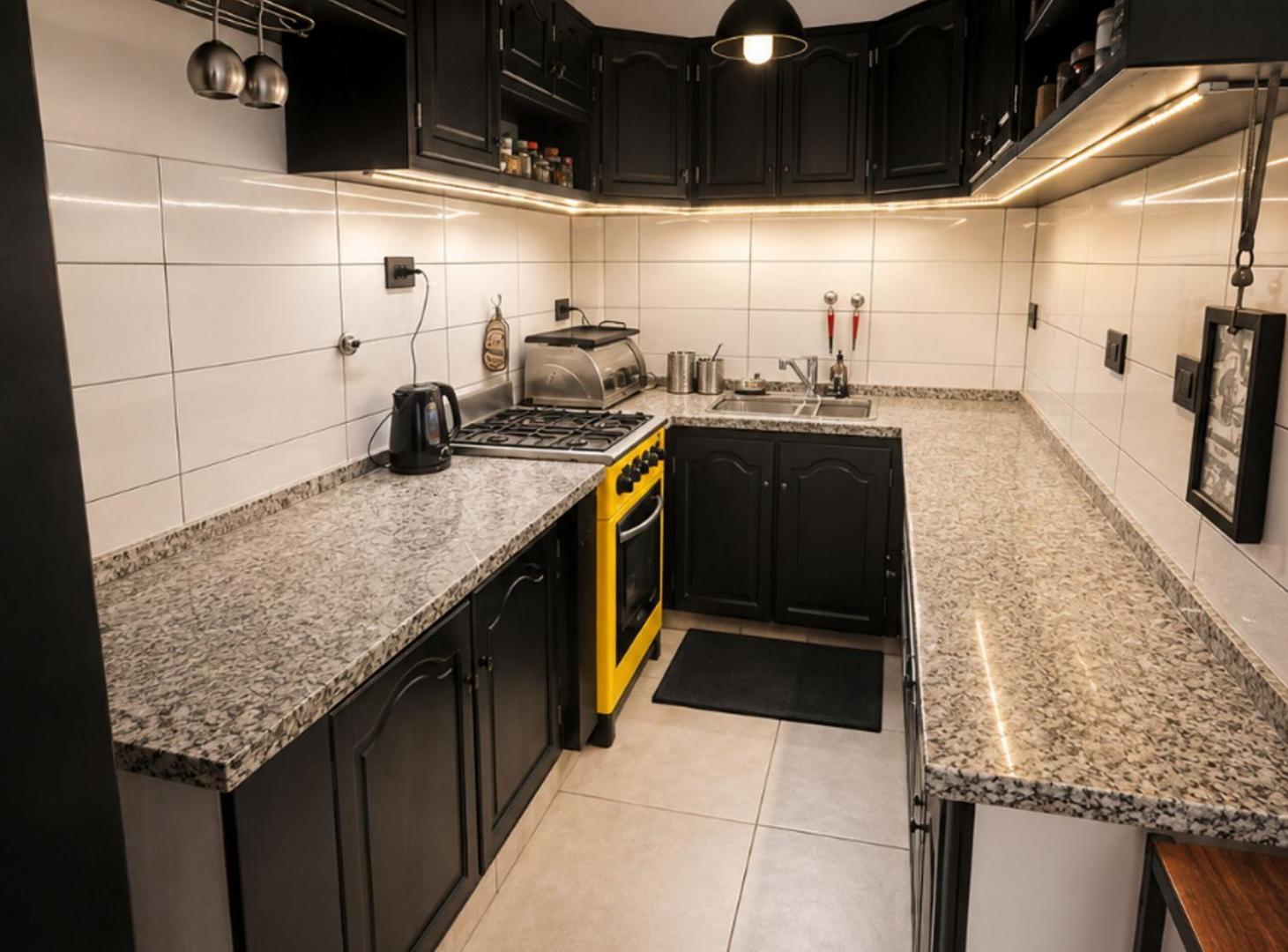 Foto de VENTA CASA 5 AMB C/COCHERA-V. ADELINA USO PROF., imagen 5