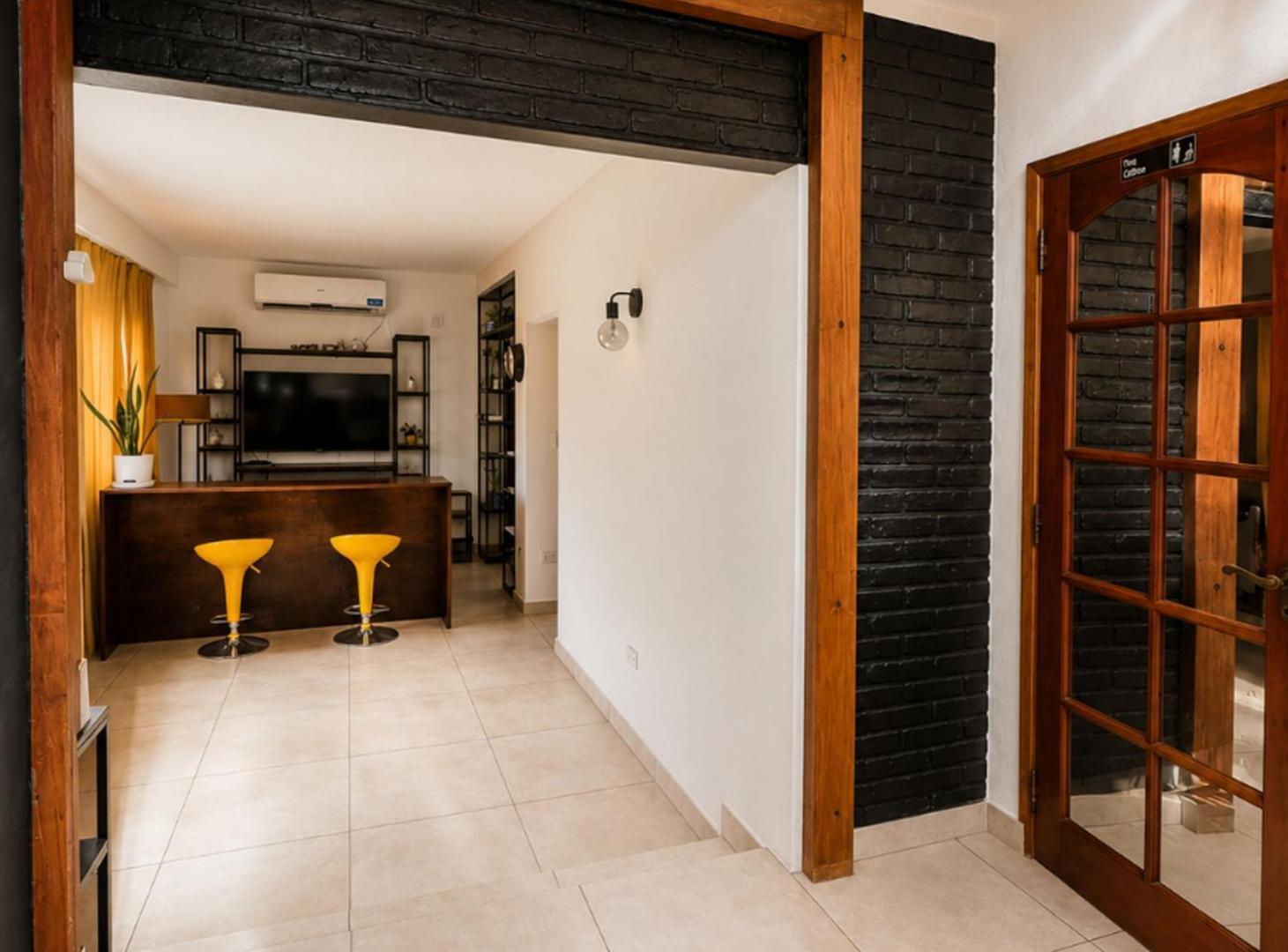 Foto de VENTA CASA 5 AMB C/COCHERA-V. ADELINA USO PROF., imagen 2