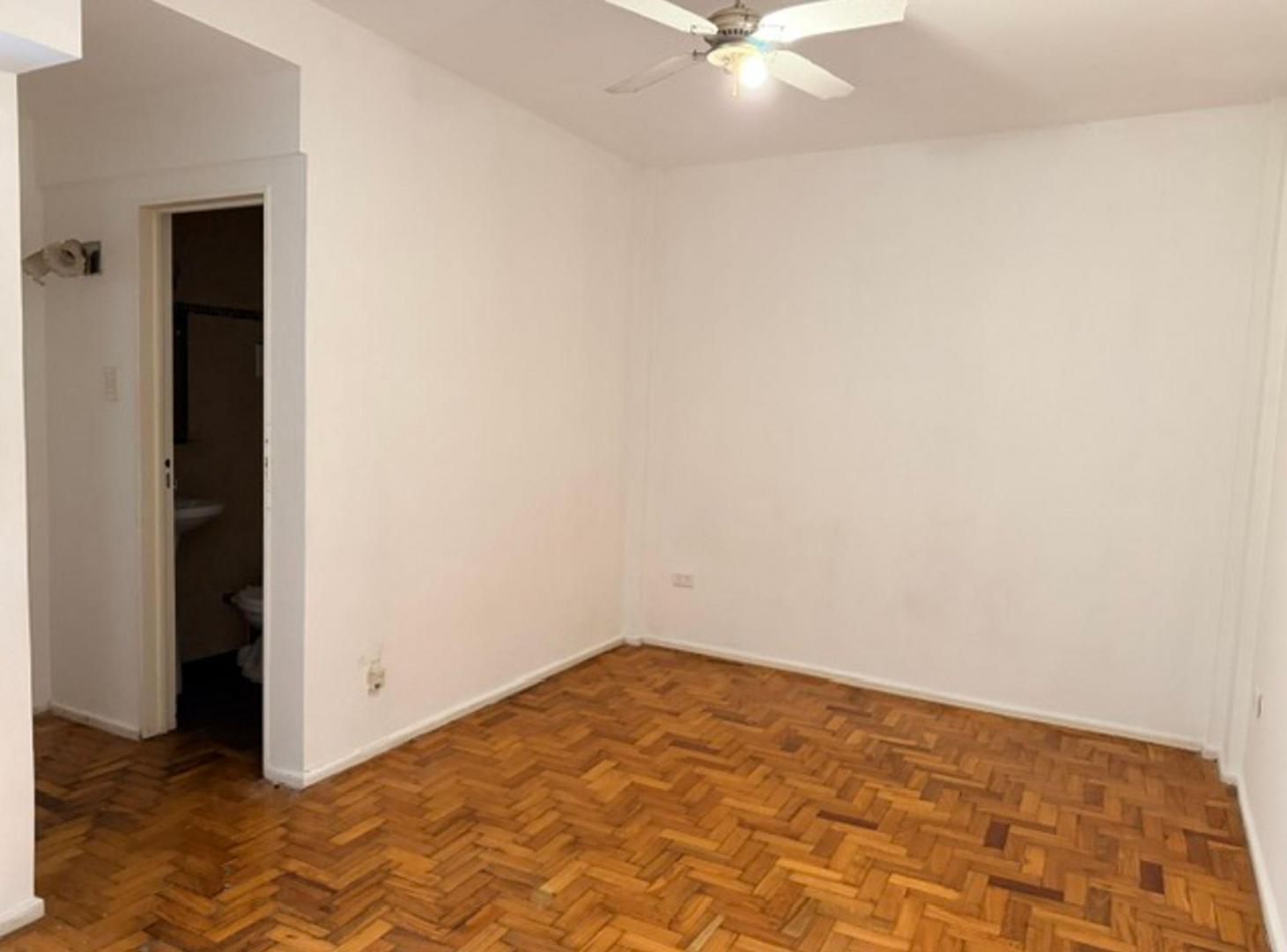 Foto de Venta 2 ambientes con Patio Apto Crédito, imagen 2