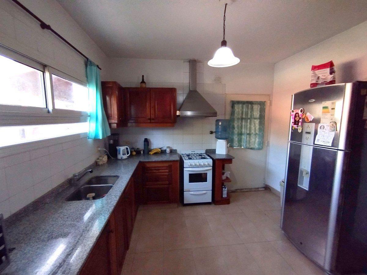 Foto de Venta Casa 4 Amb + Pileta + Jardin en Montecarlo, imagen 5
