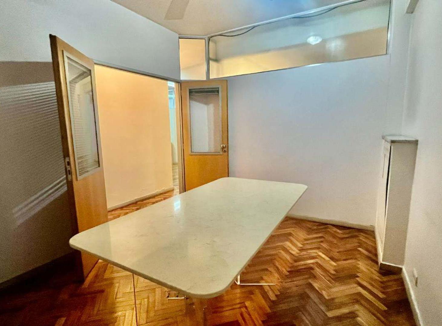 Foto de Venta Oficina-Consultorio-Instituto-95 m2- Centro, imagen 2
