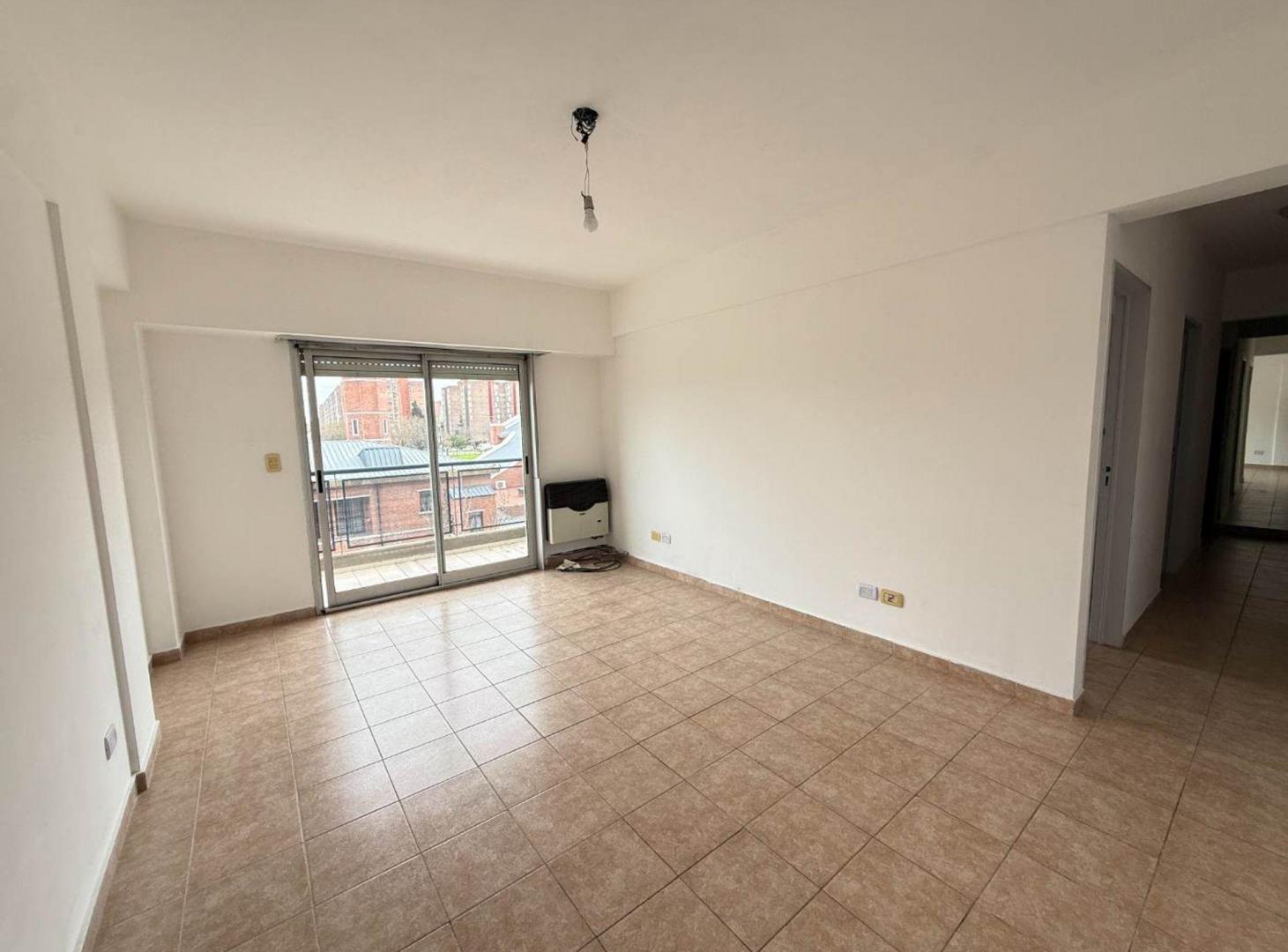 Foto de Venta Depto 3 amb Balcon Cochera Villa Lugano, imagen 3